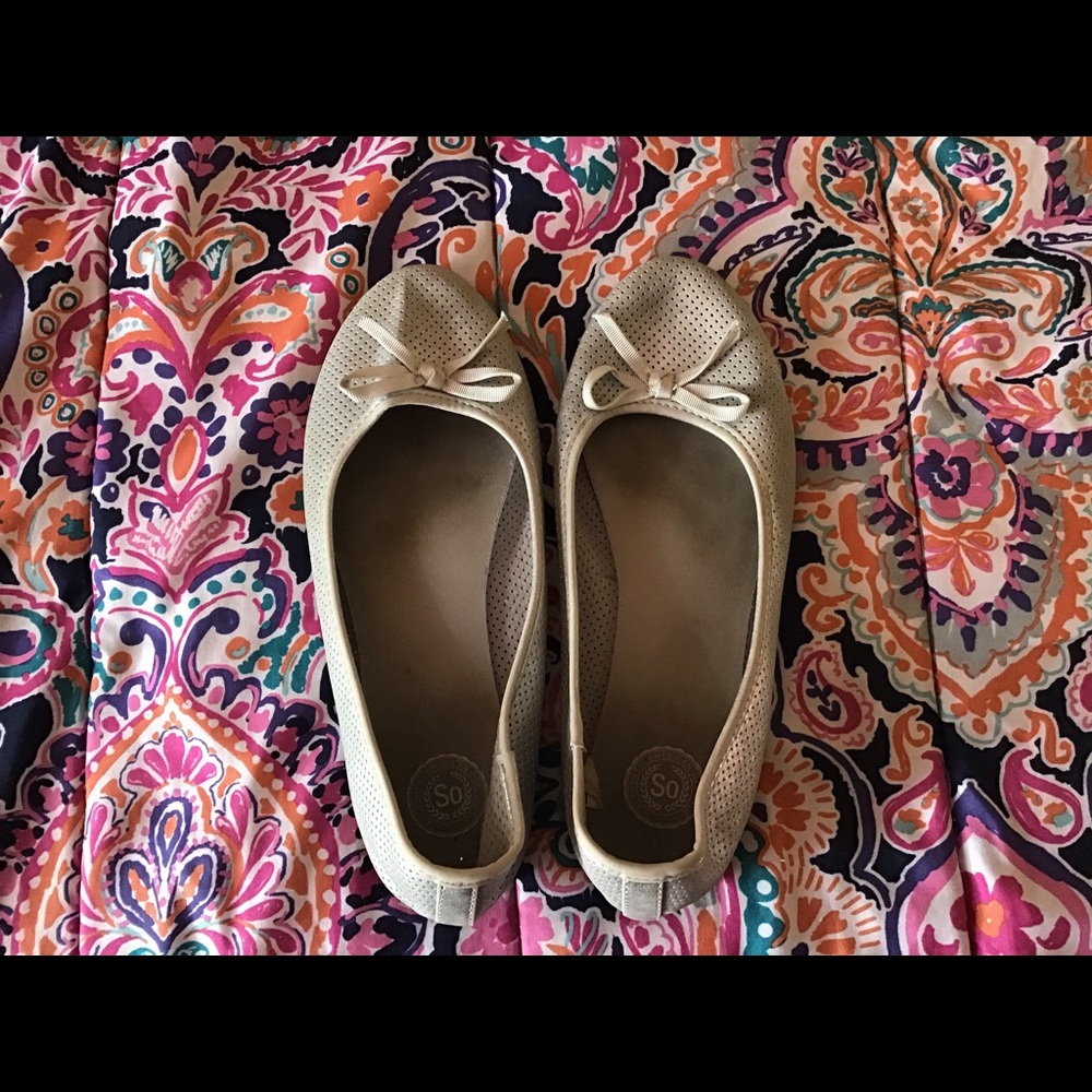 Grey flats 🥿
